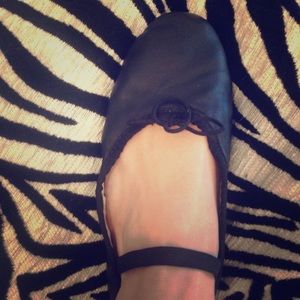 Capezio Shoes - Capezio Debut Ballet Slippers size 8 M Capezio Shoes - Capezio Debut Ballet Slippers size 8 M